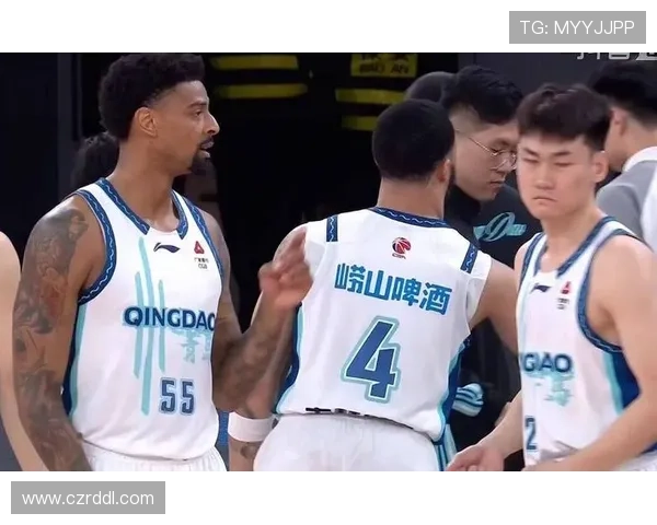 [CBA]王睿泽强突篮下 超级拉杆打成2+1.